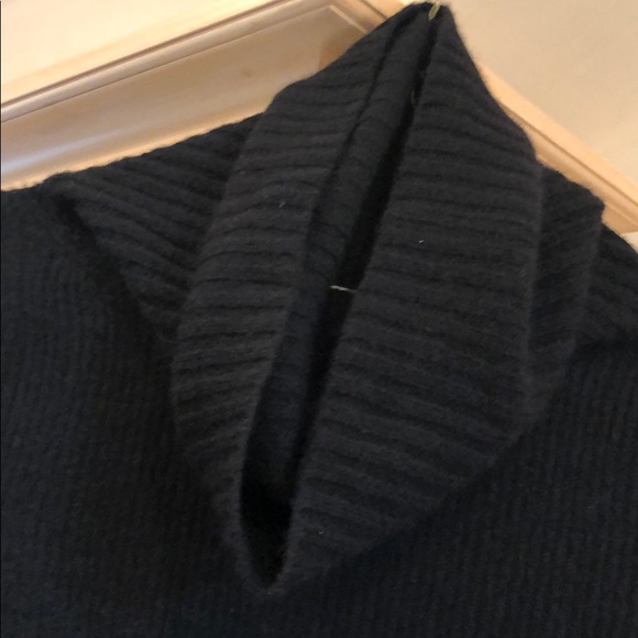 Sweater - Picture 2 of 4